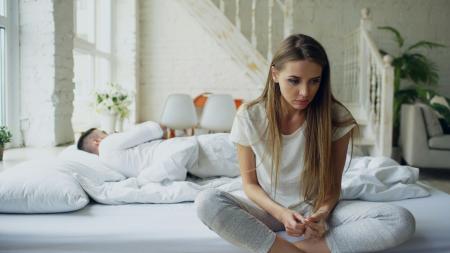 Dlaczego wracamy do relacji, które nas ranią? O emocjonalnym uzależnieniu od „dobrych chwil”
